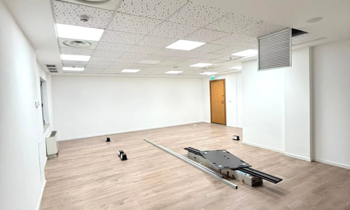 📍Jepet Ambient me Qira per Zyre tek ETC me Siperfaqe 305 m2!