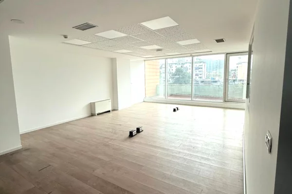 📍Jepet Ambient me Qira per Zyre tek ETC me Siperfaqe 305 m2!