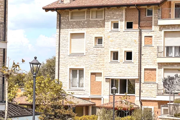 Shtepi ne shitje Apartament ne Tirane, 2+1, Mobilimi Bosh, pa mobiluar, Pagesa 231,000  Euro.