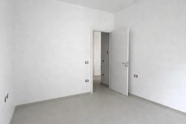 Apartment for sale in Tirana 1+1, Emty