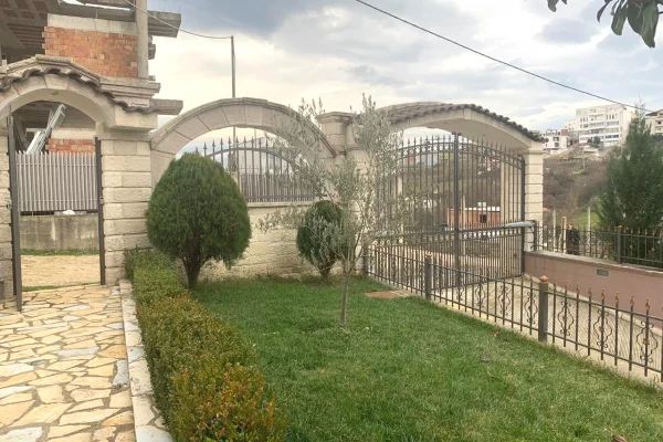 Luxury villas for sale in Tirana 7+1, Furnished