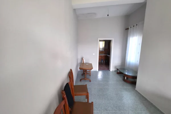 Shtepi ne shitje Shtepi Private ne Tirane, 1+1, Mobilimi Pjeserisht e mobiluar, Pagesa 69,000  Euro.