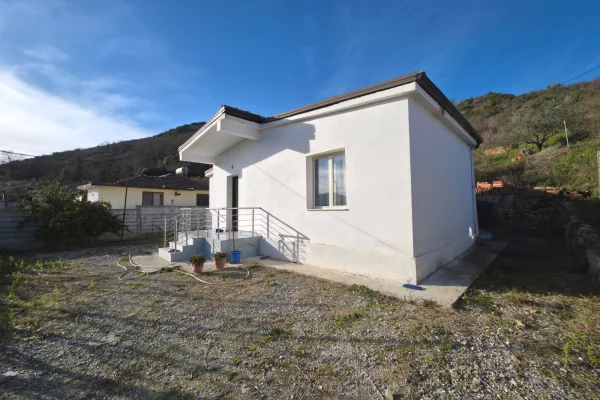 Shtepi ne shitje Shtepi Private ne Tirane, 1+1, Mobilimi Pjeserisht e mobiluar, Pagesa 69,000  Euro.