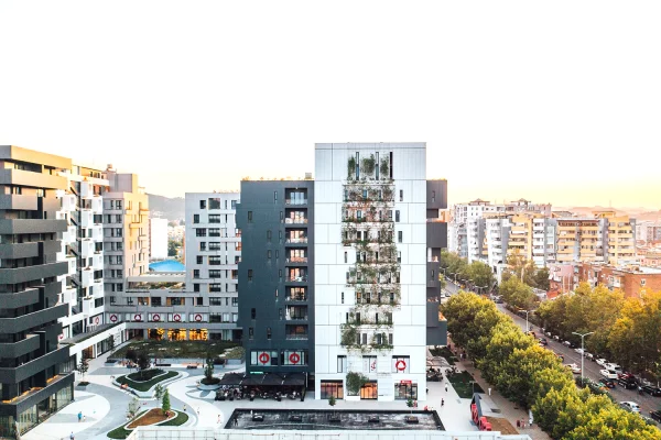 Shtepi ne shitje Apartament ne Tirane, 2+1, Mobilimi Bosh, pa mobiluar, Pagesa 329,680  Euro.