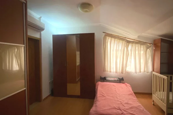 Shtepi me qera Vila Luksoze ne Tirane, 5+1, Mobilimi E mobiluar, Pagesa 200,000  Leke.