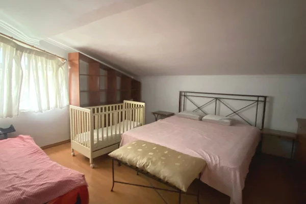 Shtepi me qera Vila Luksoze ne Tirane, 5+1, Mobilimi E mobiluar, Pagesa 200,000  Leke.