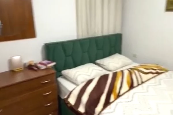 Shtepi me qera Apartament ne Tirane, 1+1, Mobilimi E mobiluar, Pagesa 450  Euro.