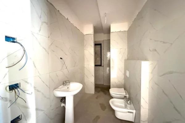 Apartment for sale in Tirana 1+1, Emty