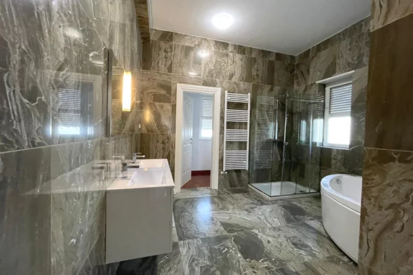 Villa di lusso in affitto a Tirana 4+1, Arredato