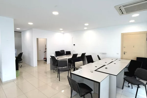 📣Zyre me Qira te Kompleksi Delijorgji, Rruga Kavajes!