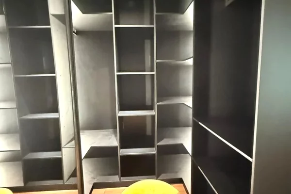 Shtepi ne shitje Apartament ne Tirane, 3+1, Mobilimi E mobiluar, Pagesa 500,000  Euro.