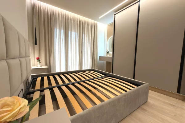 Shtepi me qera Apartament ne Tirane, 1+1, Mobilimi E mobiluar, Pagesa 1,200  Euro.