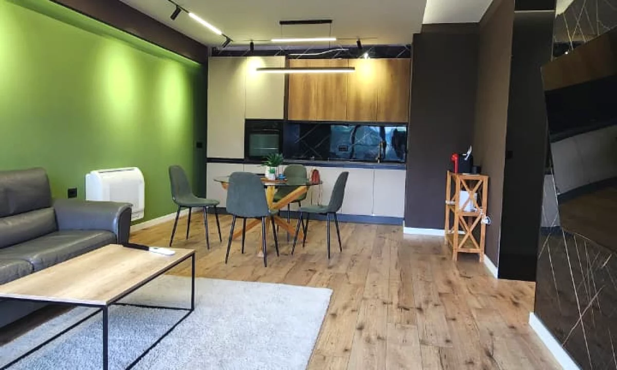 Appartamento in affitto a Tirana 2+1, Arredato