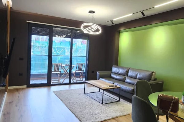 Appartamento in affitto a Tirana 2+1, Arredato