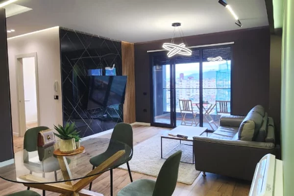 Appartamento in affitto a Tirana 2+1, Arredato