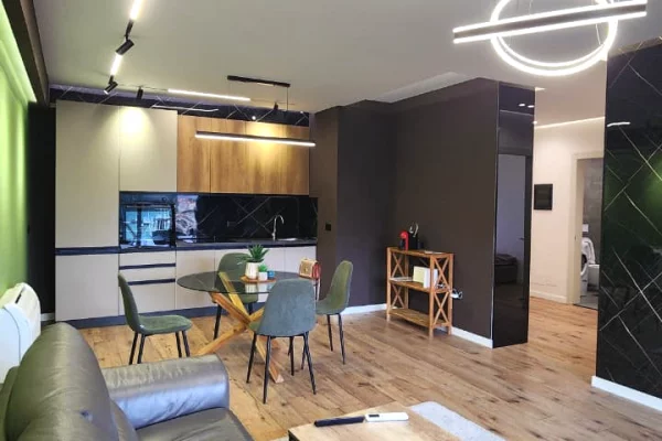 Appartamento in affitto a Tirana 2+1, Arredato