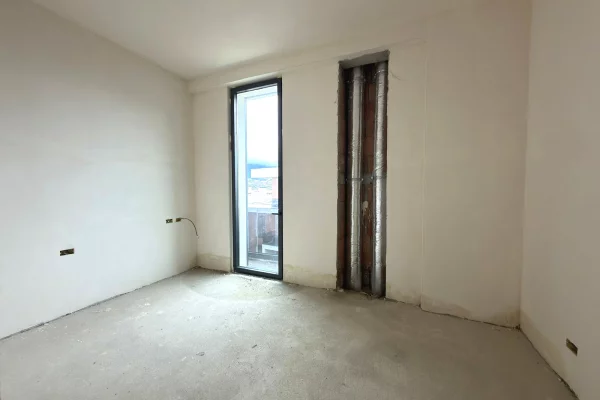 Shtepi ne shitje Penthose(kati i fundit panoramik) ne Tirane, 3+1, Mobilimi Bosh, pa mobiluar, Pagesa 1,100,000  Euro.