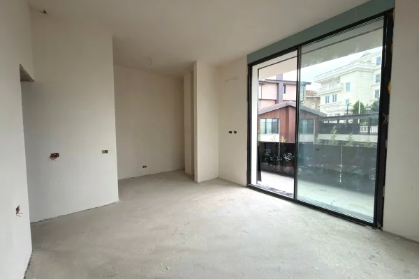 Shtepi ne shitje Penthose(kati i fundit panoramik) ne Tirane, 3+1, Mobilimi Bosh, pa mobiluar, Pagesa 1,100,000  Euro.