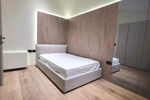 Duplex (casa a 2 piani) in affitto a Tirana 3+1, Arredato