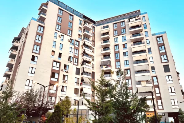 Shtepi ne shitje Apartament ne Tirane, 2+1, Mobilimi Bosh, pa mobiluar, Pagesa 192,700  Euro.
