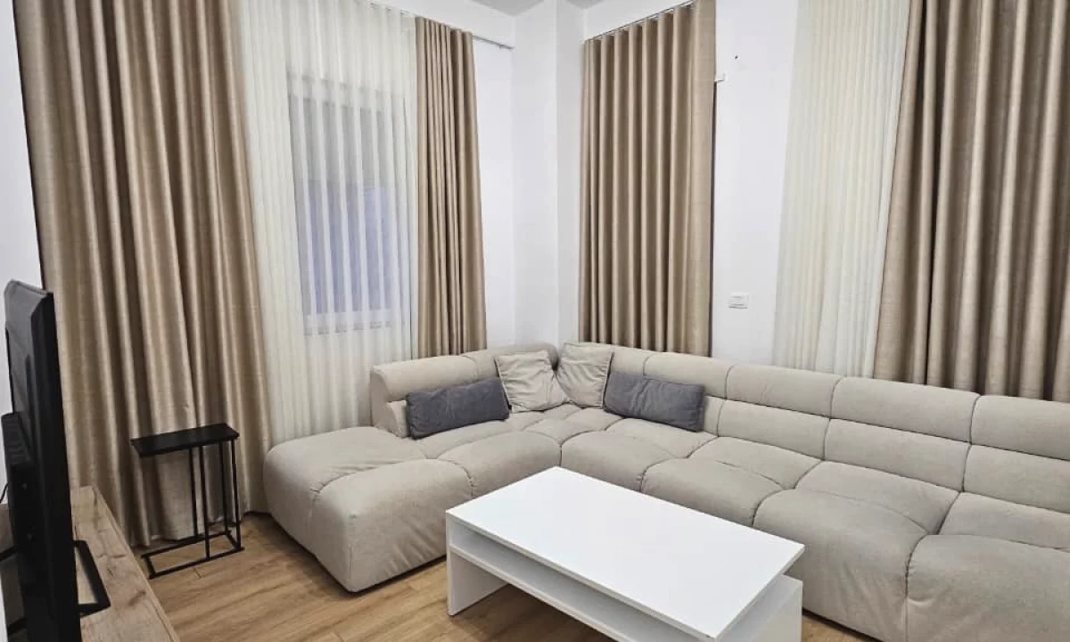 Villa di lusso in affitto a Tirana 4+1, Arredato