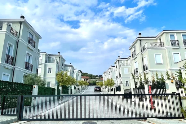 Villa di lusso in affitto a Tirana 4+1, Arredato