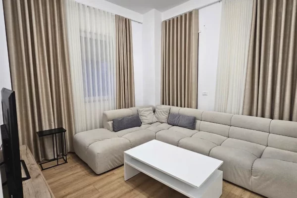 Casa in affitto 4+1 a Tirana - 2,500 Euro