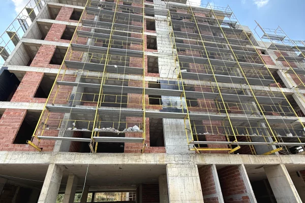 Shtepi ne shitje Apartament ne Tirane, 1+1, Mobilimi Bosh, pa mobiluar, Pagesa 96,000  Euro.