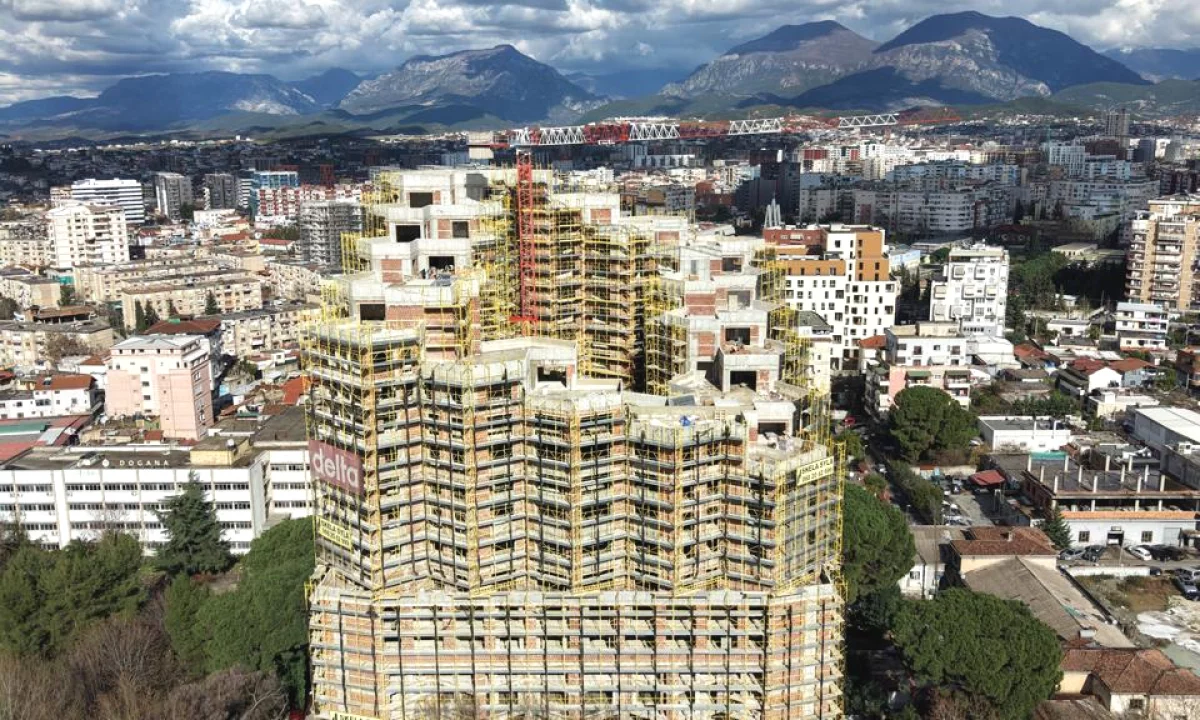 Shtepi ne shitje Apartament ne Tirane, 2+1, Mobilimi Bosh, pa mobiluar, Pagesa 160,000  Euro.