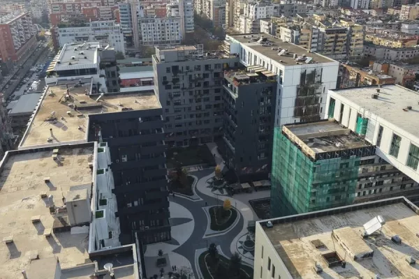 Shtepi ne shitje Apartament ne Tirane, 3+1, Mobilimi E mobiluar, Pagesa 420,000  Euro.