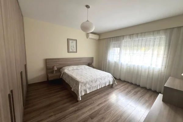 Shtepi me qera Apartament ne Tirane, 2+1, Mobilimi E mobiluar, Pagesa 1,500  Euro.