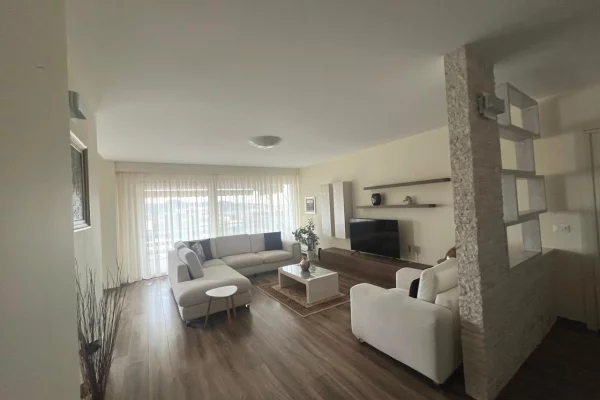 Shtepi me qera Apartament ne Tirane, 2+1, Mobilimi E mobiluar, Pagesa 1,500  Euro.