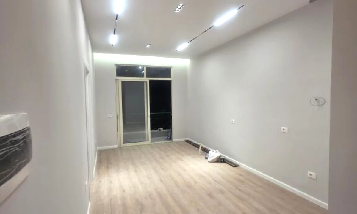 Shtepi ne shitje Apartament ne Tirane, 2+1, Mobilimi Bosh, pa mobiluar, Pagesa 125,000  Euro.