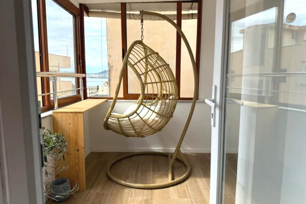 Shtepi ne shitje Apartament ne Durres, 2+1, Mobilimi E mobiluar, Pagesa 150,000  Euro.