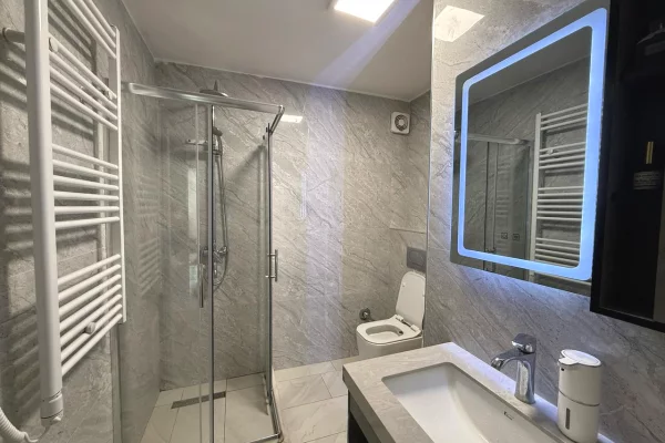 Shtepi ne shitje Apartament ne Durres, 2+1, Mobilimi E mobiluar, Pagesa 150,000  Euro.