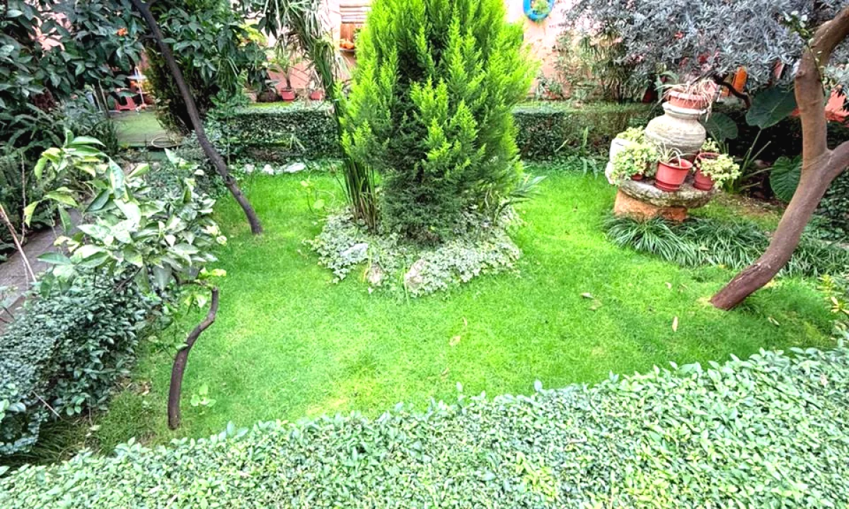 Shtepi me qera Shtepi Private ne Tirane, 2+1, Mobilimi E mobiluar, Pagesa 2,000  Euro.