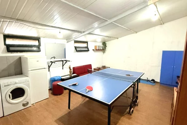 Shtepi me qera Shtepi Private ne Tirane, 2+1, Mobilimi E mobiluar, Pagesa 2,000  Euro.