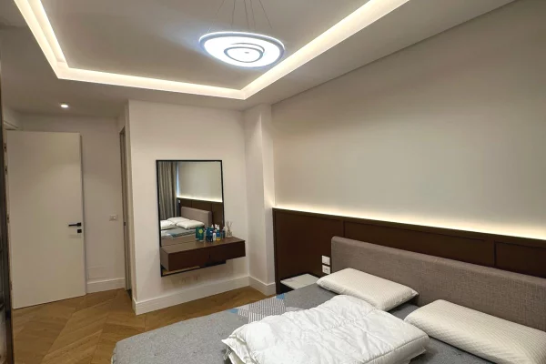 Shtepi ne shitje Apartament ne Tirane, 2+1, Mobilimi E mobiluar, Pagesa 800,000  Euro.