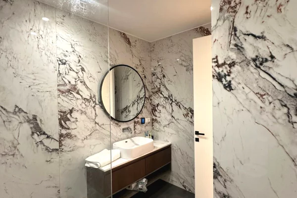 Shtepi ne shitje Apartament ne Tirane, 2+1, Mobilimi E mobiluar, Pagesa 800,000  Euro.