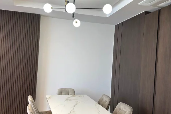 Shtepi ne shitje Apartament ne Tirane, 2+1, Mobilimi E mobiluar, Pagesa 800,000  Euro.