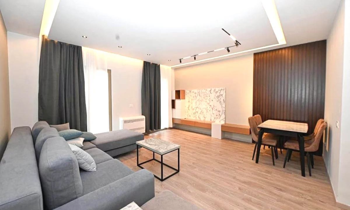 Shtepi me qera Apartament ne Tirane, 2+1, Mobilimi E mobiluar, Pagesa 130,000  Leke.