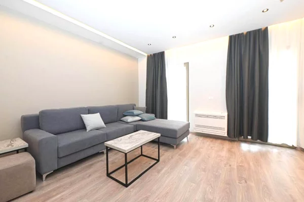 Shtepi me qera Apartament ne Tirane, 2+1, Mobilimi E mobiluar, Pagesa 130,000  Leke.