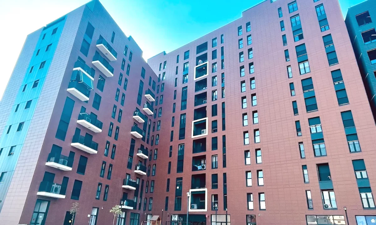 Shtepi ne shitje Apartament ne Tirane, 2+1, Mobilimi Bosh, pa mobiluar, Pagesa 205,200  Euro.