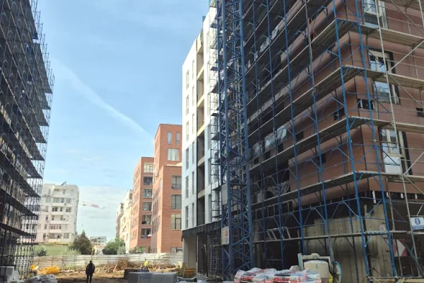 Shtepi ne shitje Apartament ne Tirane, 2+1, Mobilimi Bosh, pa mobiluar, Pagesa 205,200  Euro.