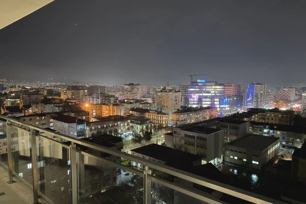 Shtepi me qera Apartament ne Tirane, 2+1, Mobilimi E mobiluar, Pagesa 1,250  Euro.