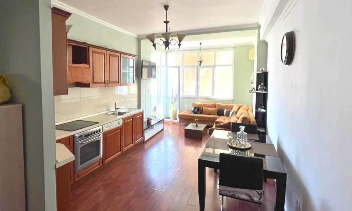 Shtepi me qera Apartament ne Tirane, 2+1, Mobilimi E mobiluar, Pagesa 80,000  Leke.