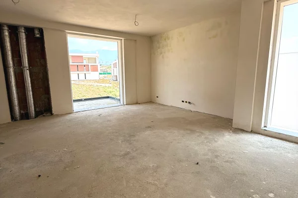 Shtepi ne shitje Apartament ne Tirane, 2+1, Mobilimi Bosh, pa mobiluar, Pagesa 288,000  Euro.