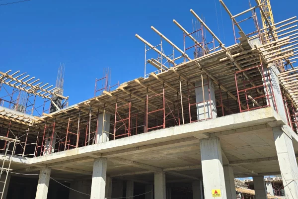 Shtepi ne shitje Apartament ne Tirane, 1+1, Mobilimi Bosh, pa mobiluar, Pagesa 61,660  Euro.