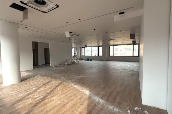 Ambient biznesi me qera 3+1 ne Tirane - 10,000 Euro