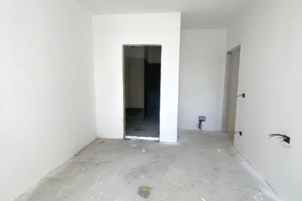 Shtepi ne shitje Apartament ne Tirane, 2+1, Mobilimi Bosh, pa mobiluar, Pagesa 120,000  Euro.
